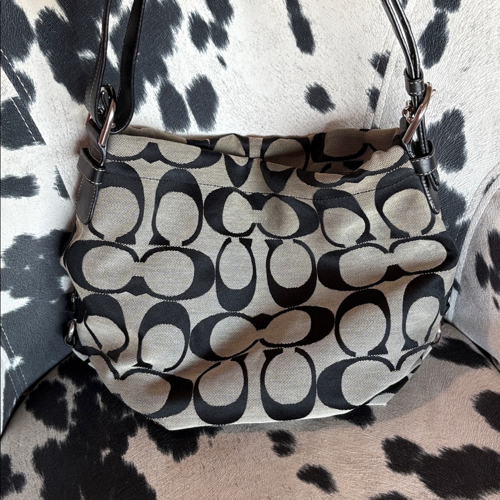 Coach Black and Cream Signature! EUC